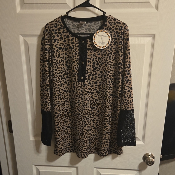 Leopard Print Top - Picture 1 of 7